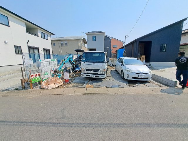 新築　佐波郡玉村町斎田24-1期　LIGNAGE　１号棟の駐車場|現地写真　駐車スペースは3台分可能です！
