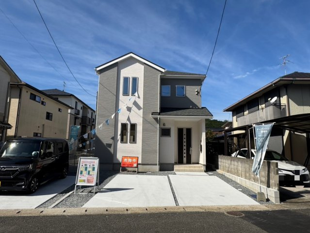 ーBloomーブルームー小倉南区南方3丁目3期　【小倉南区　新築戸建て】の駐車場|駐車スペースは並列2台可能♪　【小倉南区　新築戸建て】