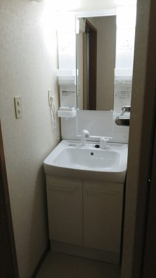 【洗面所】 | レジデンス淡路　Ｂ | 脱衣スペースもあります