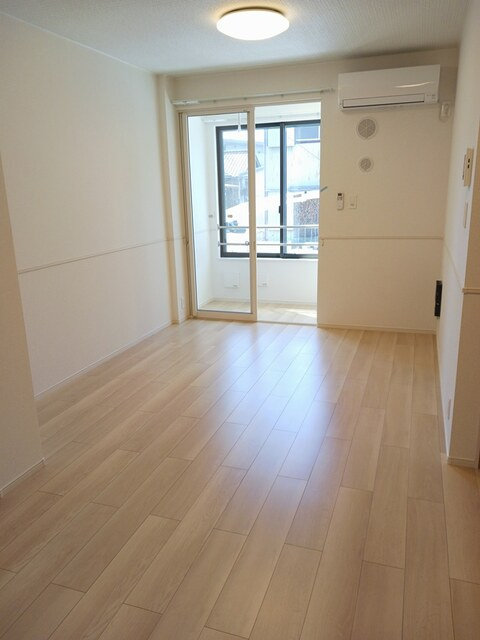 ジュネス寺本の居間・リビング