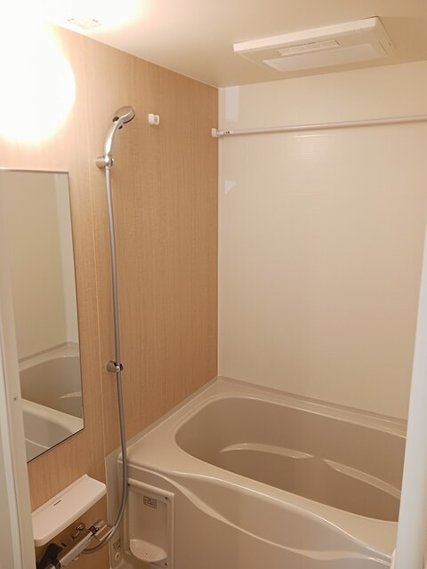 ジュネス寺本の浴室