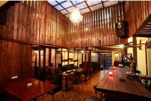 高瀬川通りの1棟のロビー