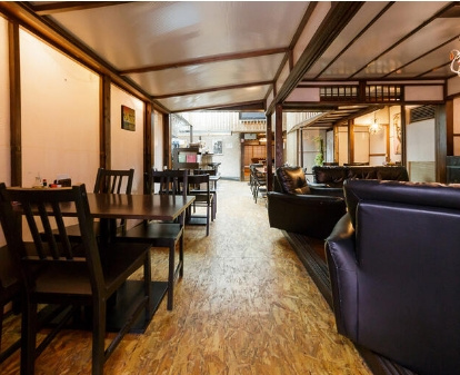 高瀬川通りの1棟のロビー