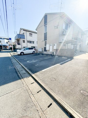 サンクスCYの駐車場|駐車スペースもあります☆