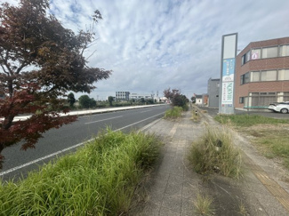 【前面道路含む現地写真】