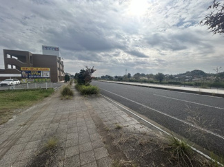 【前面道路含む現地写真】