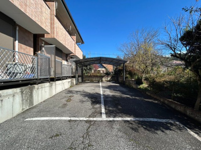 【駐車場】 | メゾンドアーサⅥ