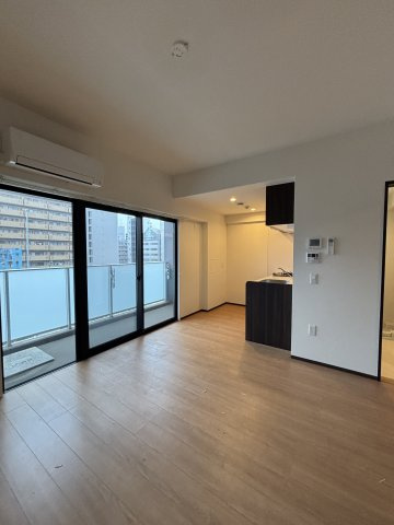 大阪市中央区高津３丁目の賃貸マンションの居間・リビング