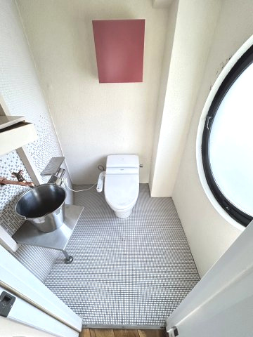 パウダー・ビルのトイレ|ゆったりとした空間のトイレです