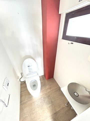パウダー・ビルのトイレ|清潔感のあるトイレです