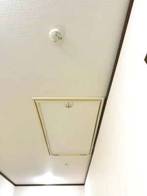 【収納】 | 河南町さくら坂3丁目　中古戸建 | 各居室収納に加え、屋根裏収納も備わりお部屋をより広く有効的にお使いいただけます。