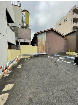 東山区大和大路通店舗戸建の駐車場