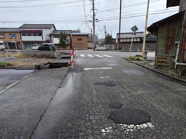【前面道路含む現地写真】 | 東新町４丁目売地