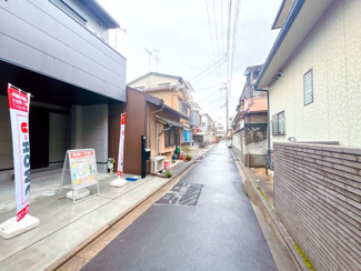 【前面道路含む現地写真】