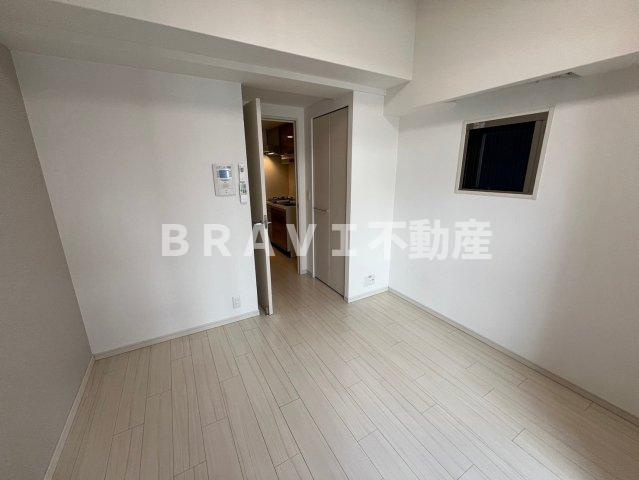 LiveCasa本町　BRAVI不動産の居間・リビング|【LiveCasa本町】ゆったり過ごせる居間です