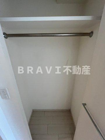 LiveCasa本町　BRAVI不動産の収納|【LiveCasa本町】たっぷりとした収納スペースです