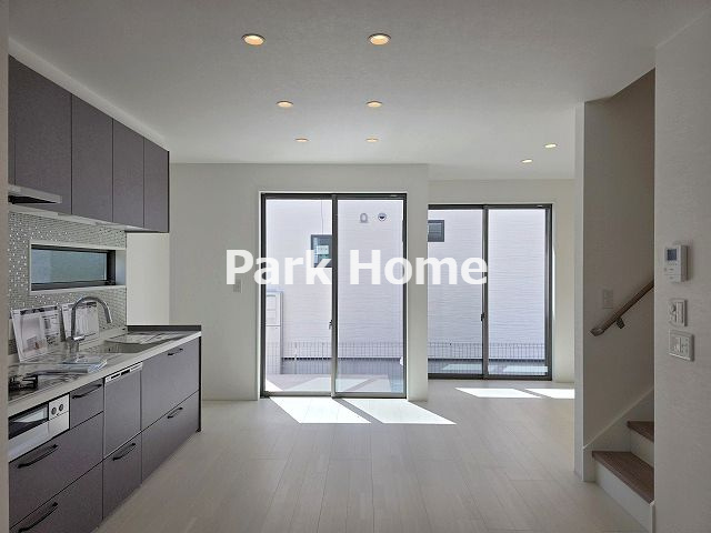 高知市一ツ橋 -５号地- 新築戸建ての居間・リビング|１F：15.5LDK