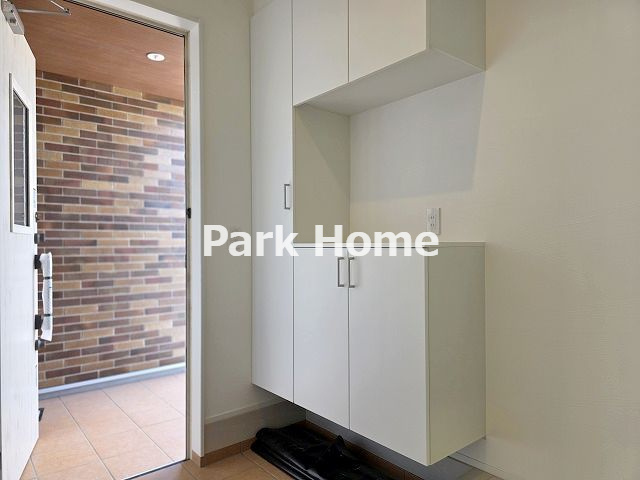 高知市一ツ橋 -５号地- 新築戸建ての玄関