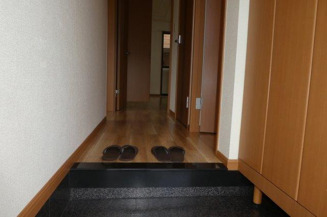 ルミナスガーデンの玄関