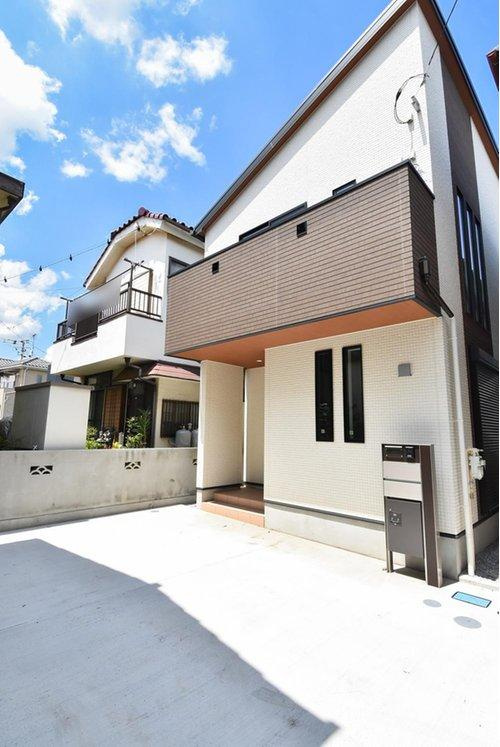 富士見市大字水子の中古一戸建の外観|2024年6月撮影　
みずほ台駅徒歩14分、3LDKカースペース2台分の一戸建てです。
資料請求や内覧など、お気軽にお問い合わせください。