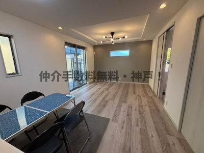 【居間・リビング】 | 明石市太寺3丁目　新築戸建　仲介手数料無料！ | 使いやすい居間です