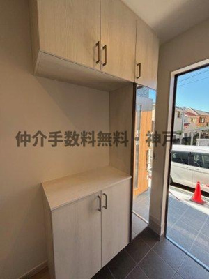 【玄関】 | 明石市太寺3丁目　新築戸建　仲介手数料無料！ | ゆったりとした玄関です