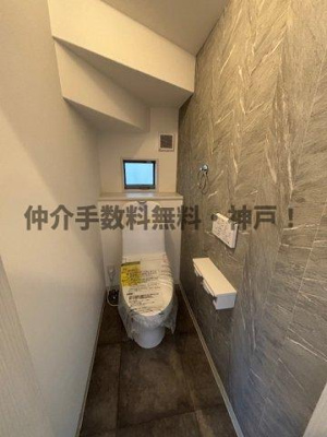 【トイレ】 | 明石市太寺3丁目　新築戸建　仲介手数料無料！ | 落ち着いたトイレです
