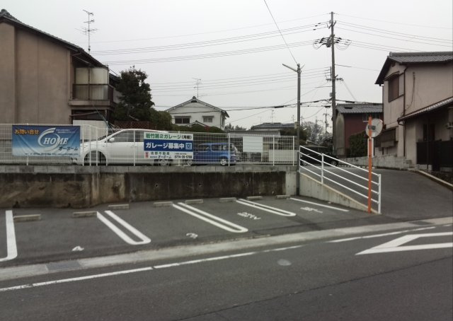 城陽市平川指月の駐車場の外観|西側