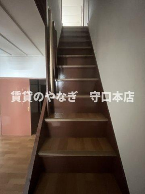 【内装】 | 門真市舟田町テラス | 階段です