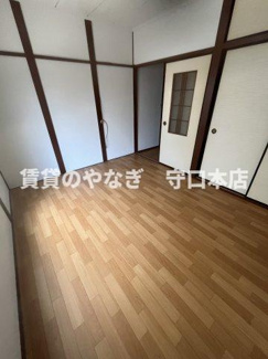【洋室】 | 門真市舟田町テラス | 落ち着いた色調の洋室です