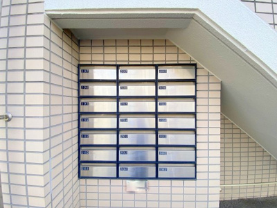 【その他共用部分】 | 第2中福ビル | 集合ポストはダイヤル式になっているので、安心ですね