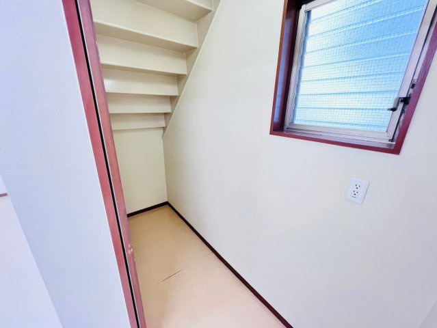 康生通南貸事務所の内装