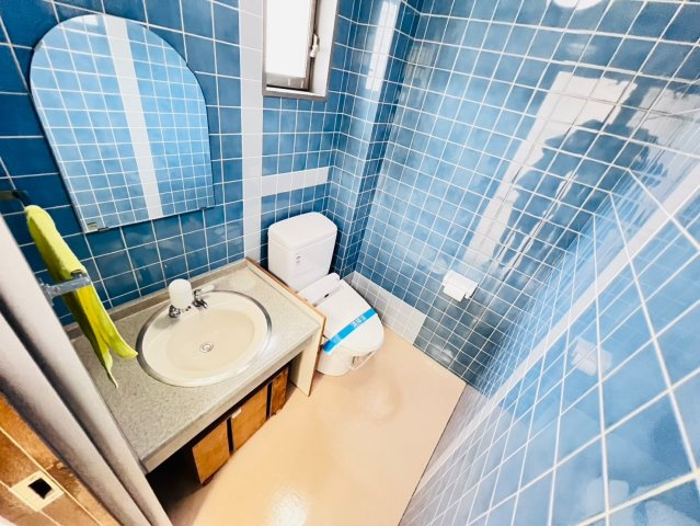 康生通南貸事務所のトイレ