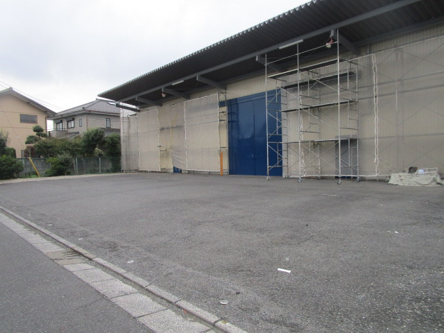 八潮市緑町１丁目の倉庫