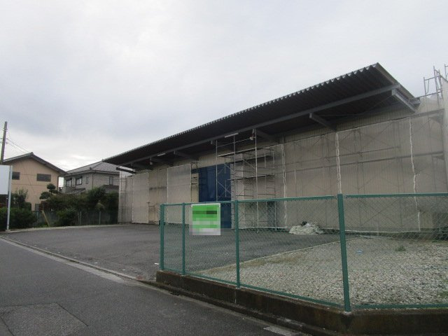 八潮市緑町１丁目の倉庫の外観