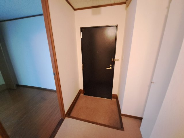 メゾントキワ曙の玄関