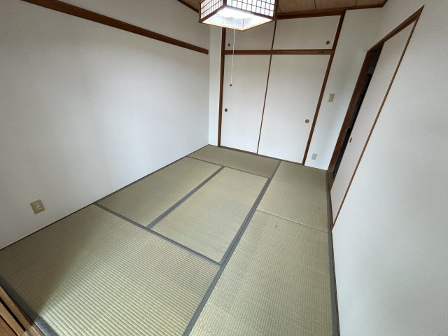 コスモ小川町(610) の和室|約6帖和室