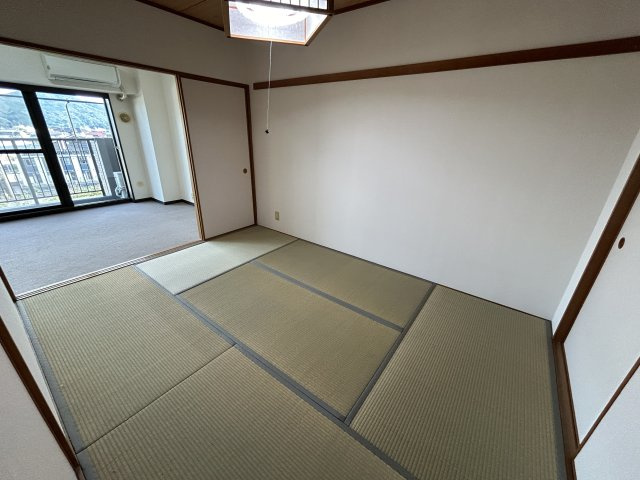 コスモ小川町(610) の和室|約6帖和室