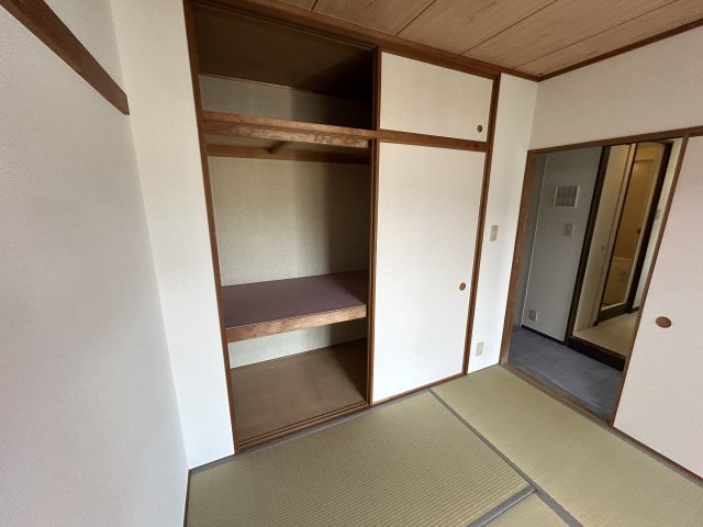 コスモ小川町(610) の収納|約6帖和室