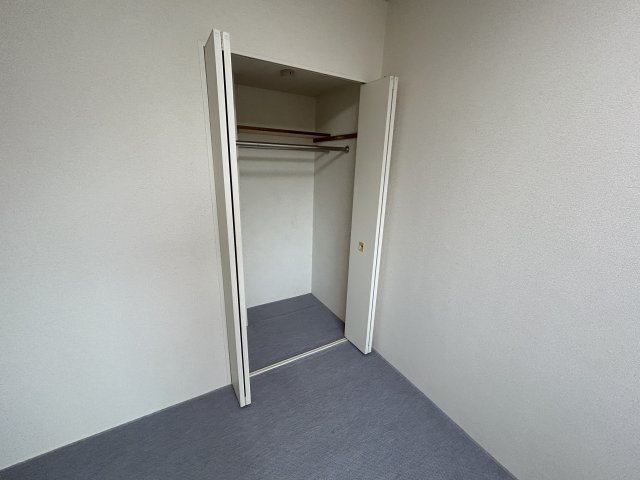コスモ小川町(610) の収納|約6.0帖洋室