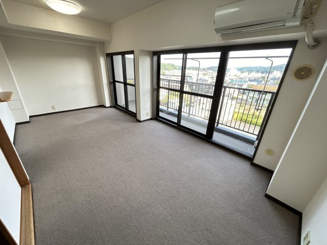 コスモ小川町(610) の居間・リビング