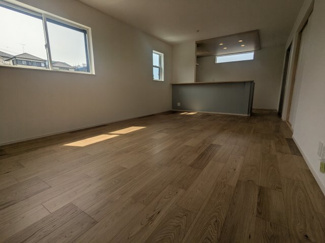 【居間・リビング】 | 鈴蘭台北町３丁目　新築戸建 | LDK約18.0帖　南西向きで陽当り・通風良好です。