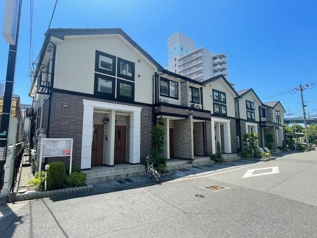 ゾーナ・エスト