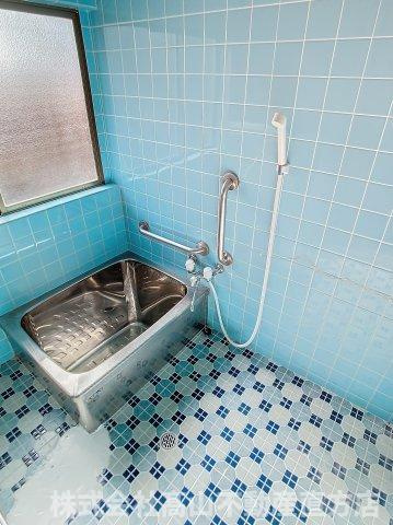 宮若市鶴田の一戸建ての浴室