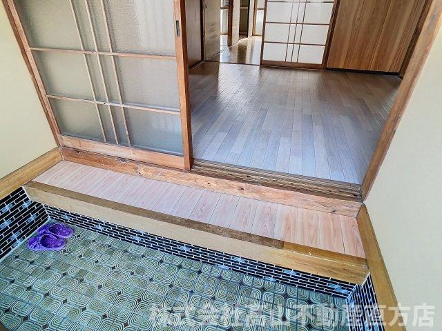 宮若市鶴田の一戸建ての玄関