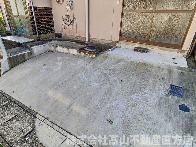 宮若市鶴田の一戸建ての駐車場