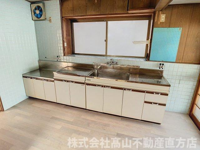 宮若市鶴田の一戸建てのキッチン