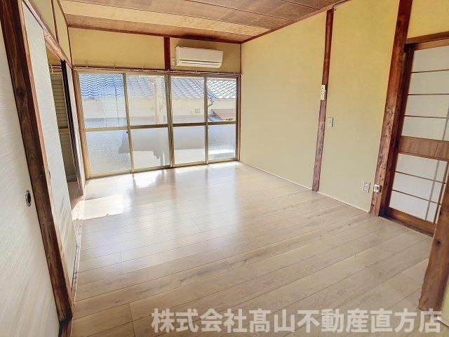 宮若市鶴田の一戸建ての洋室