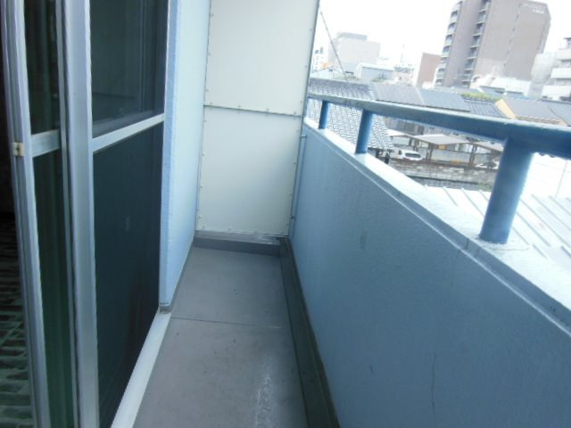 ジュネス一条のバルコニー