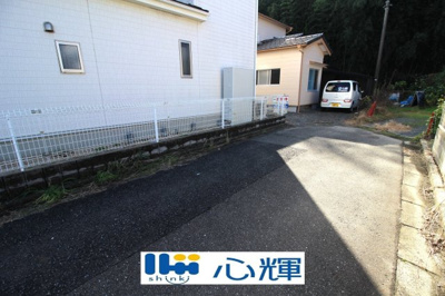 【前面道路含む現地写真】 | 宇部市大小路2丁目（オール電化・2階建）